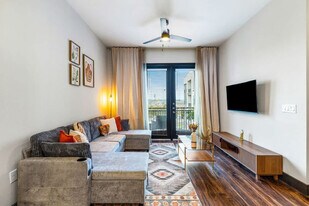 9127 Research Blvd in Austin, TX - Building Photo