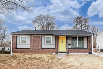 10411 Royal Dr in St. Louis, MO - Building Photo - Building Photo