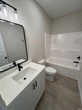 1072 Emilee Ct in Fort Wayne, IN - Foto de edificio - Building Photo