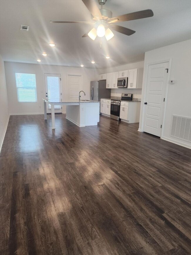 1337 Foundry Dr in Carthage, MO - Building Photo - Building Photo