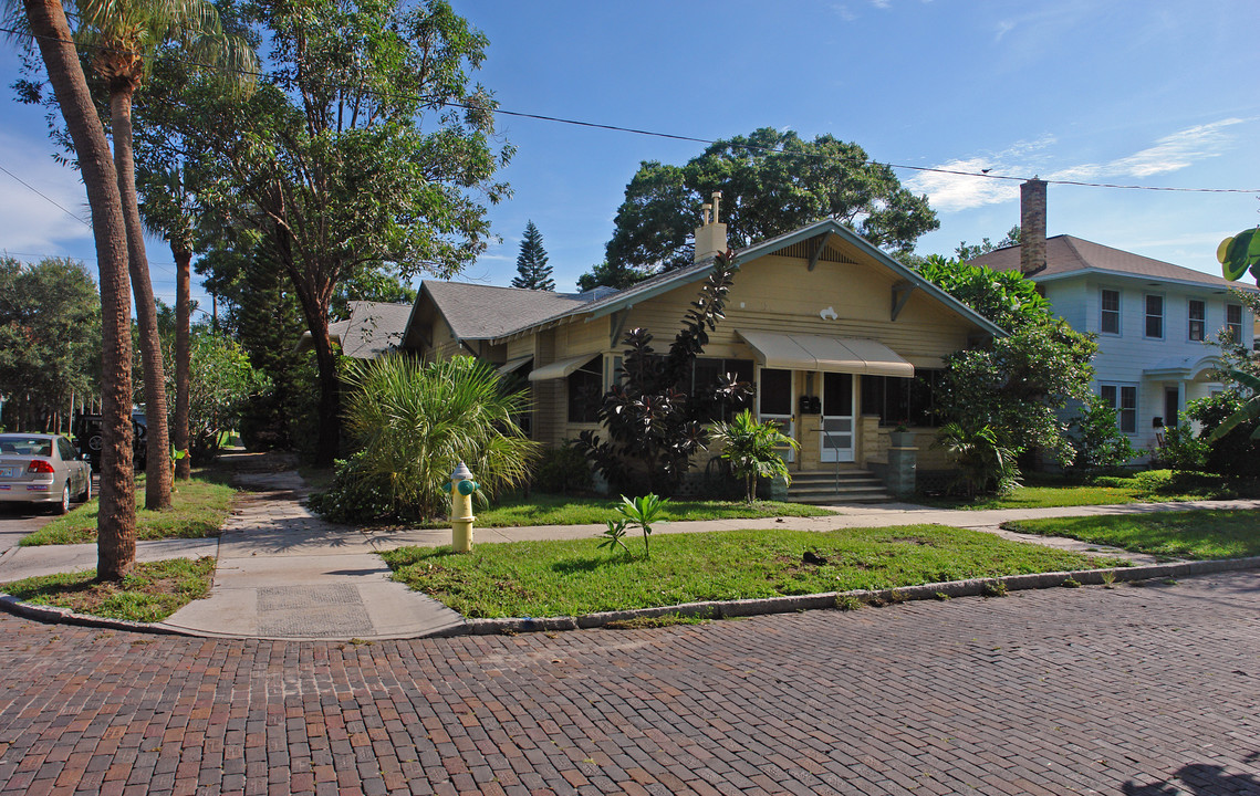 505 12th Ave NE in St. Petersburg, FL - Building Photo