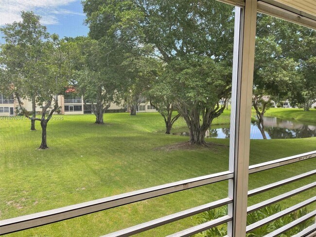 2900 Fiore Way in Delray Beach, FL - Building Photo - Building Photo