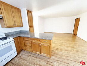 5440 Carlton Way in Los Angeles, CA - Building Photo - Building Photo