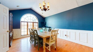 14 Kleggstone Cir in Bloomington, IL - Building Photo - Building Photo