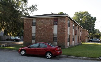 3202 Barnard St Apartments