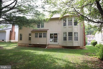 16 Grantchester Pl in Gaithersburg, MD - Building Photo - Building Photo