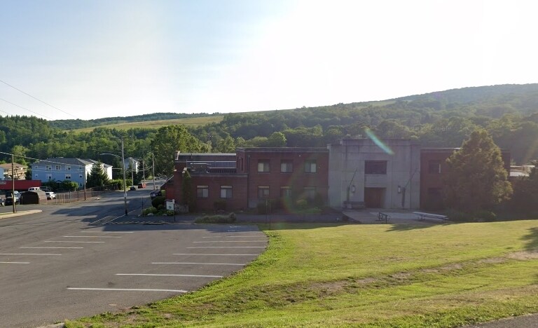 208-210 Lower Consol Rd NW in Frostburg, MD - Building Photo