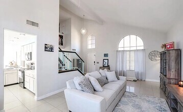 17511 N Kimberly Way in Surprise, AZ - Foto de edificio - Building Photo