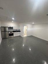 4891 NW 1st St, Unit FULLY RENOVATED STUDIO in Plantation, FL - Building Photo - Building Photo