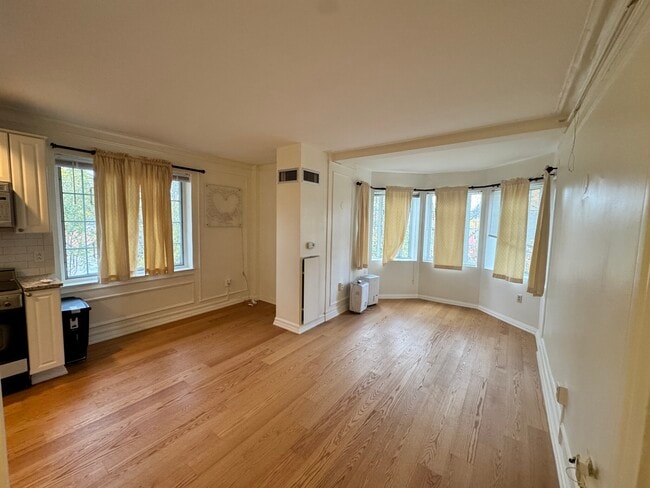 property at 20 Chapel St