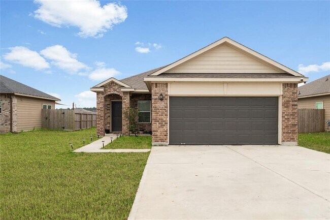 407 County Rd-5102L in Cleveland, TX - Building Photo - Building Photo