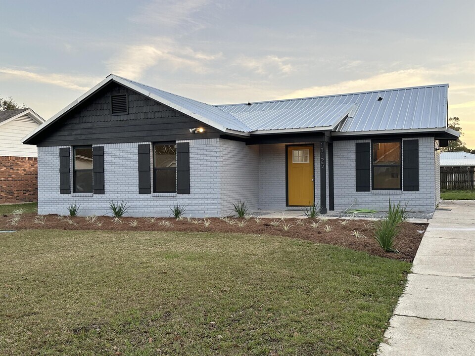 13125 Rosemont St in Ocean Springs, MS - Building Photo