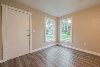 4 Jennische St in Baytown, TX - Building Photo - Building Photo