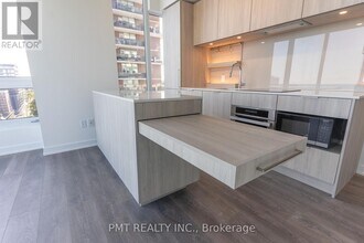 28 Ann St in Mississauga, ON - Building Photo - Building Photo