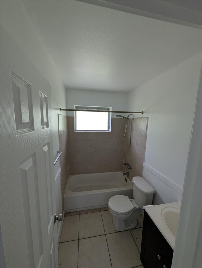 751 NE 83rd Terrace in Miami, FL - Building Photo - Building Photo