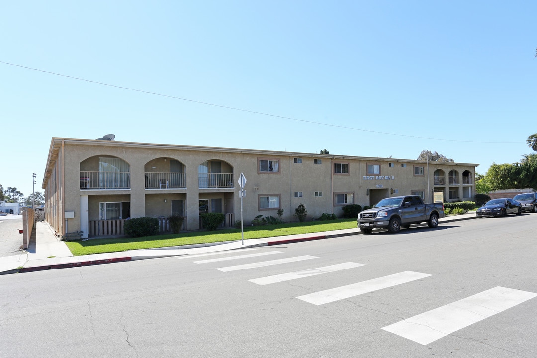 East Bay Blvd in Oxnard, CA - Foto de edificio