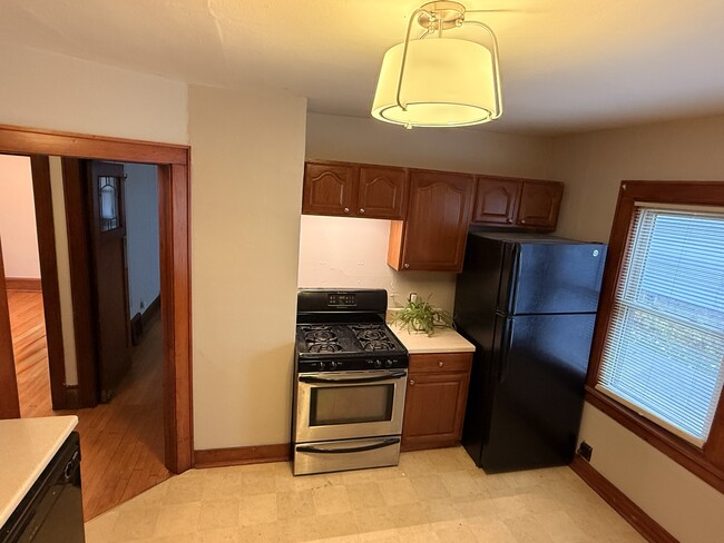 541 N 62nd St, Unit Lower