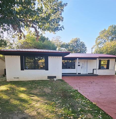 10033 Goodyear Dr in Dallas, TX - Building Photo