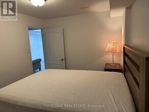 50 Drizzel Cres in Richmond Hill, ON - Building Photo - Building Photo