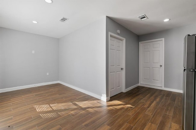 8814 Pine Forest Dr, Unit Apartment