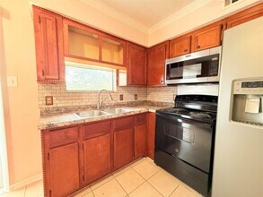 208 Laurie Ln in Willis, TX - Building Photo - Building Photo