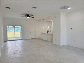 421 Tonklin Rd SW in Palm Bay, FL - Building Photo - Building Photo