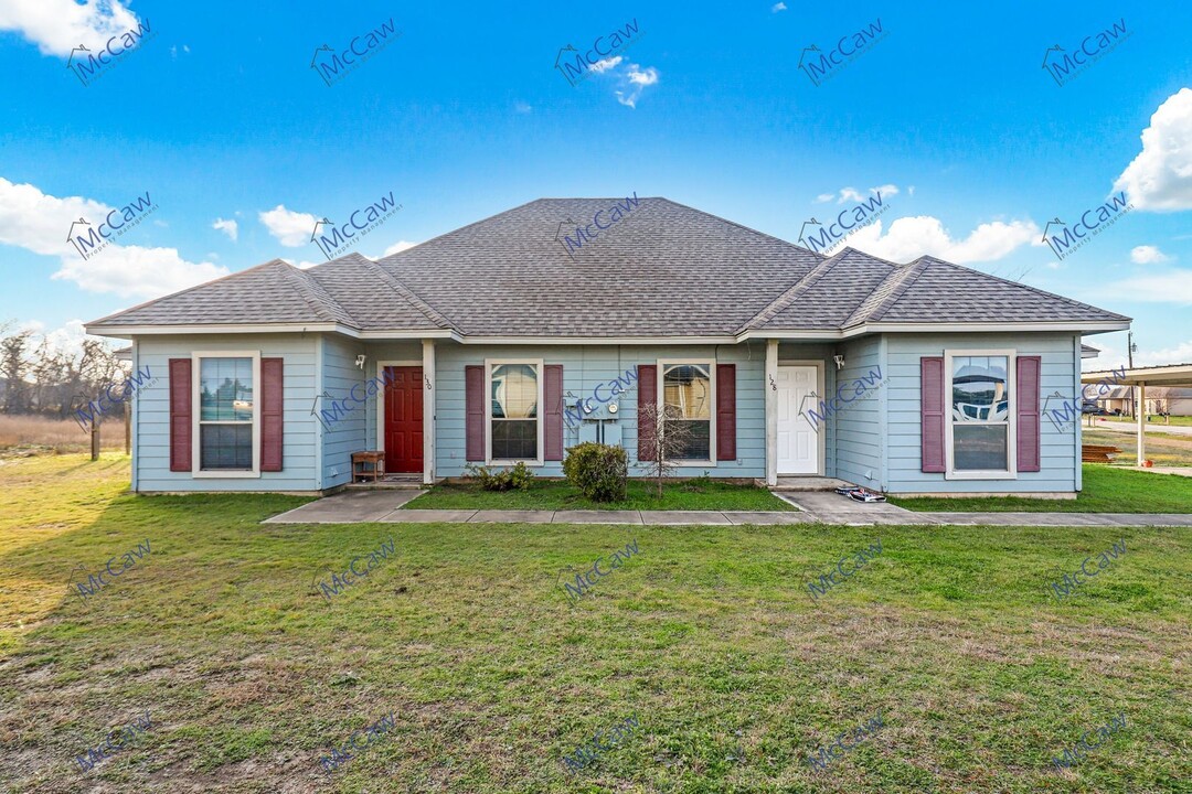 128 Collett Ct in Weatherford, TX - Building Photo