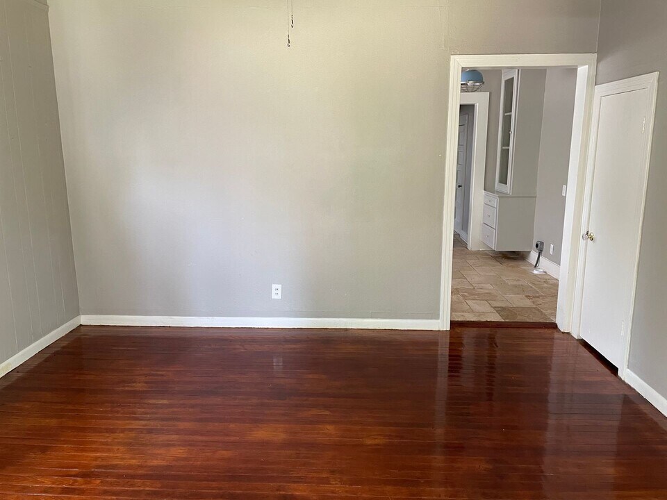 1345 Glen Oak Pl in Shreveport, LA - Building Photo