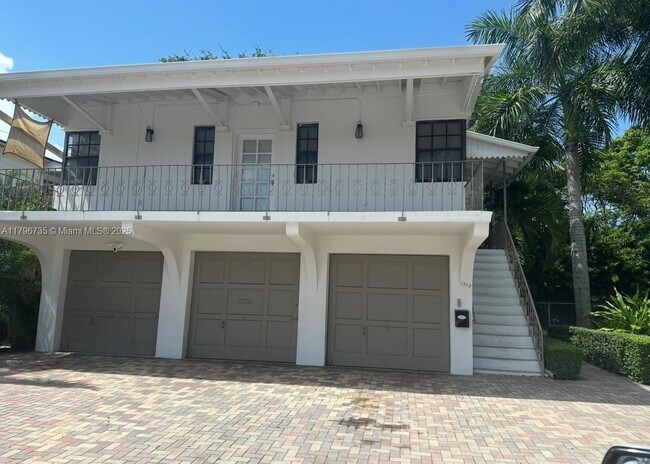 1319 SW 21st Ter in Miami, FL - Building Photo - Building Photo