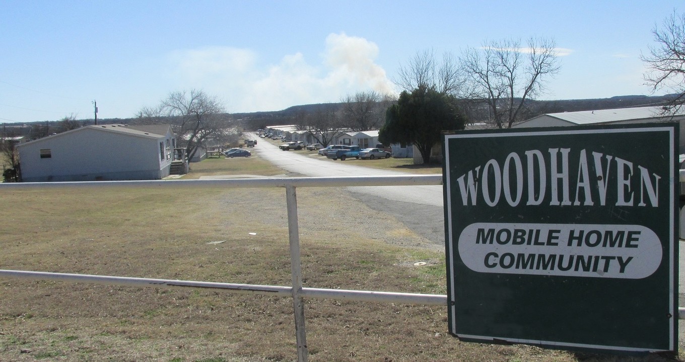 Woodhaven Manufactured Home Community in Mineral Wells, TX - Foto de edificio