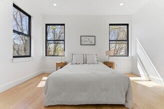 113 Oak St in Jersey City, NJ - Foto de edificio - Building Photo