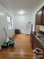 1916 W Lunt Ave in Chicago, IL - Building Photo