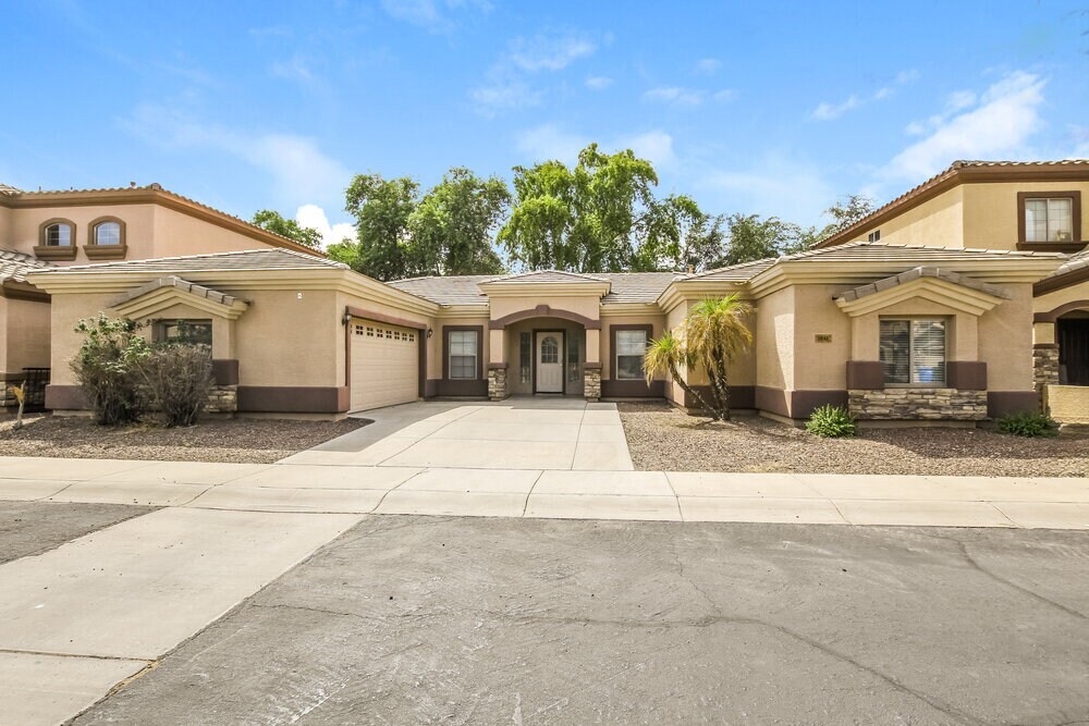 1841 E Hartford Ave in Phoenix, AZ - Building Photo