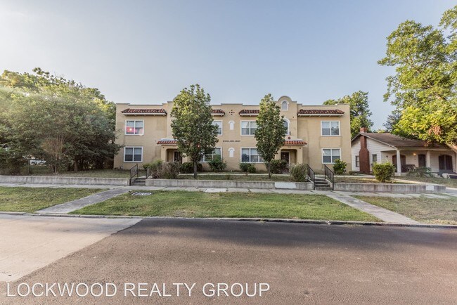 1535 W Woodlawn Ave in San Antonio, TX - Building Photo - Building Photo