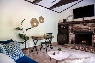 316 Poplar Hill Ln in Bristol, TN - Foto de edificio - Building Photo