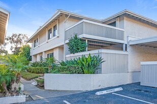 7732 Camino Noguera in San Diego, CA - Building Photo