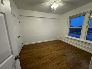 103 E Central Ave in Miami, OK - Building Photo - Building Photo