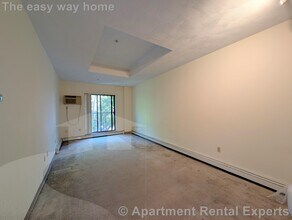 373 Highland Ave in Somerville, MA - Foto de edificio - Building Photo