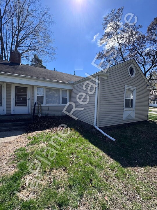 3756 Sherbrooke Rd in Toledo, OH - Building Photo