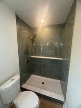 618 7th Ave N, Unit Top Floor Unit B in St. Petersburg, FL - Foto de edificio - Building Photo