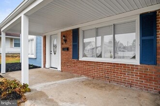 16 Barrington Ln in Willingboro, NJ - Building Photo - Building Photo