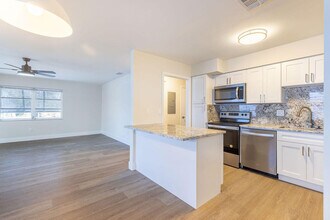 114 S Lakeside Dr in Lake Worth Beach, FL - Building Photo - Building Photo