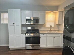 403 Perry Ave in Waxahachie, TX - Building Photo - Building Photo