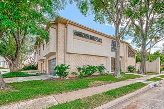 5613 St Paul St in Bellaire, TX - Building Photo - Building Photo