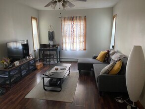 10 Carver St, Unit 1 in Pawtucket, RI - Building Photo - Building Photo