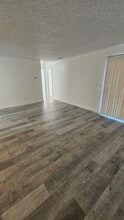 468 Cherry Ln, Unit Upstairs in Manteca, CA - Building Photo - Building Photo