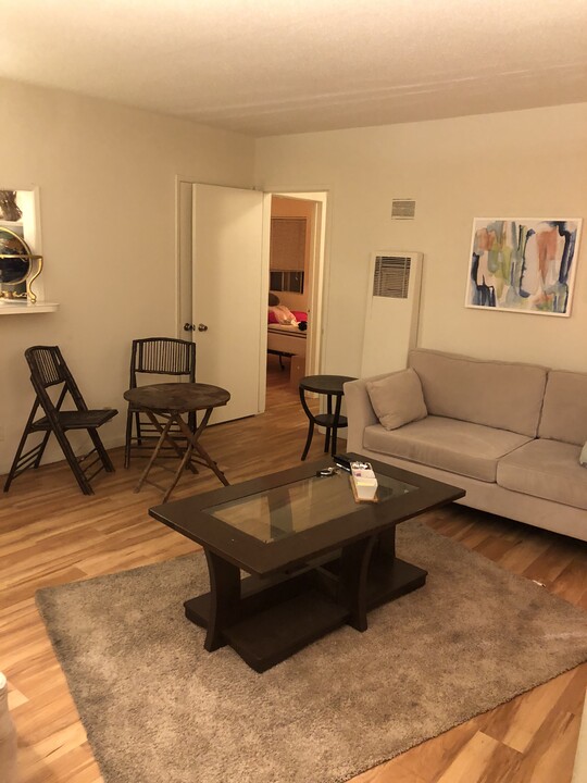 11842 Goshen Ave in Los Angeles, CA - Building Photo