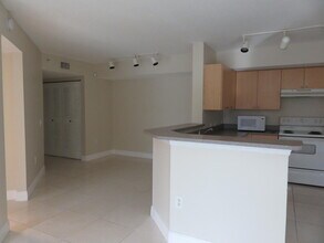 1103 Villa Cir in Boynton Beach, FL - Building Photo - Building Photo