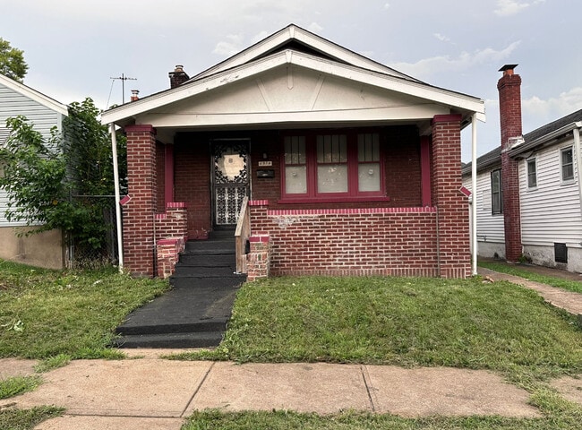 property at 4914 Alcott Ave