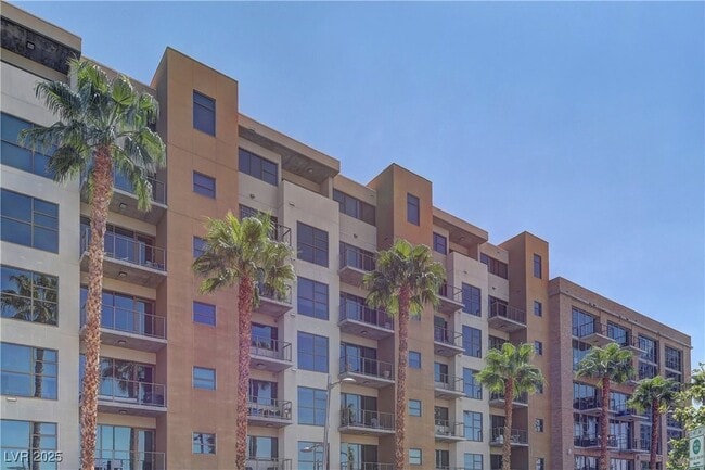 353 E Bonneville Ave in Las Vegas, NV - Building Photo - Building Photo
